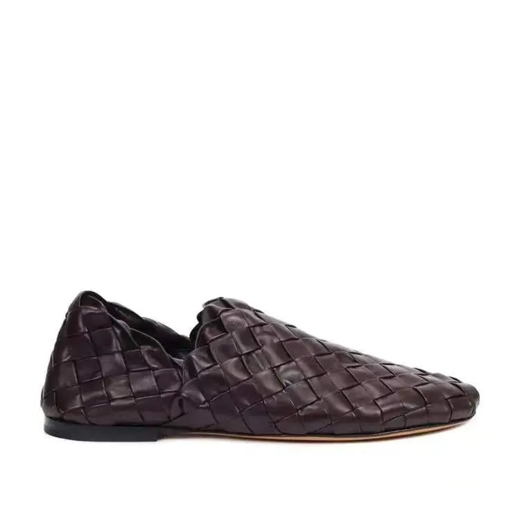 [BV] Top P: 760💰Size for couples: 35-44 (Female, 40, 41, Male 38, 45, custom-made, non-returnable) (Bottega Veneta) Genuine leather outsole, classic woven beanie shoes, two-wear heel set Blessed are the little feet👣👣Comfortable casual shoes that can be worn all year round, made of imported first-layer sheepskin➕fine-quality sheepskin leather, imported sheepskin lining, luxury genuine leather outsole [rose][rose], Bottega Veneta is an Italian luxury brand. Made using traditional Italian leather craftsmanship.